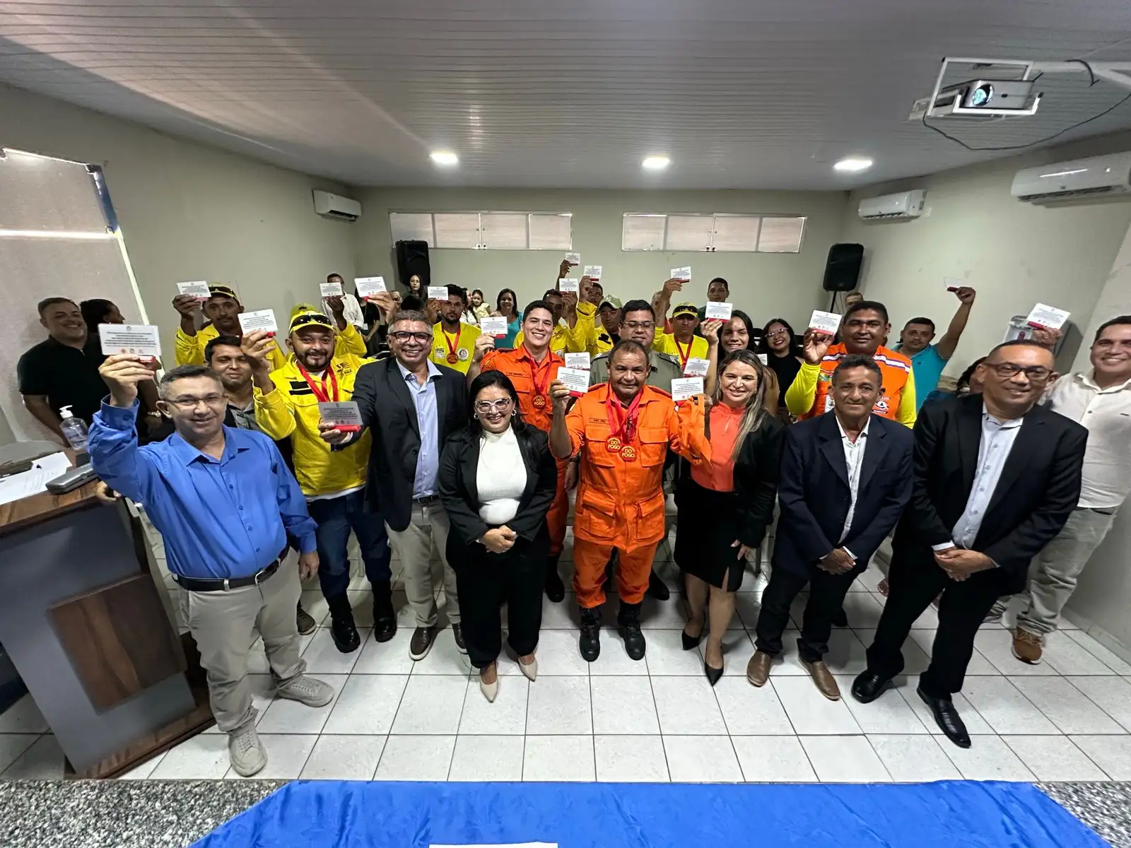 Sessão Solene 02/25 em homenagem aos combatentes do fogo!